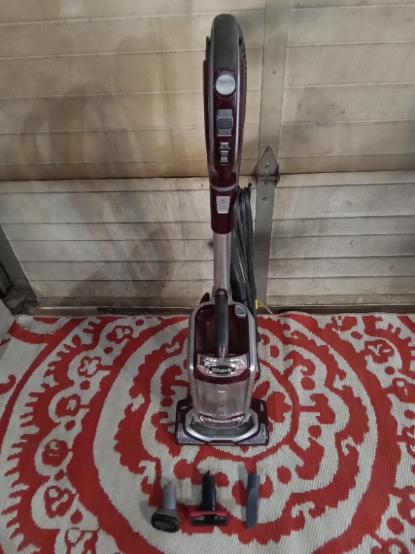 Shark Lift-Away Vacuum - Purple Professional Rotator - photo 3