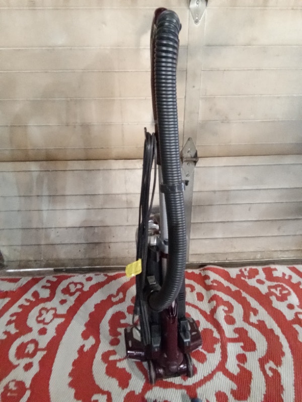 Shark Lift-Away Vacuum - Purple Professional Rotator - photo 5