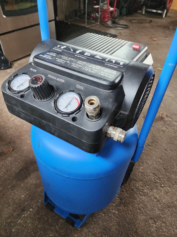Mastercraft Portable Air Compressor 10 GAL 2HP