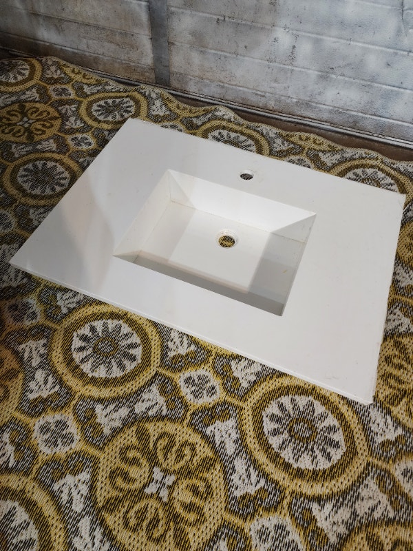 White Sink Rectangle Flat Countertop