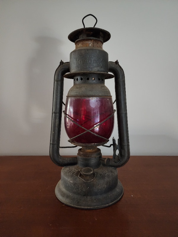 GSW Beacon Wind Proof Globe Kerosene Lantern early 1900s