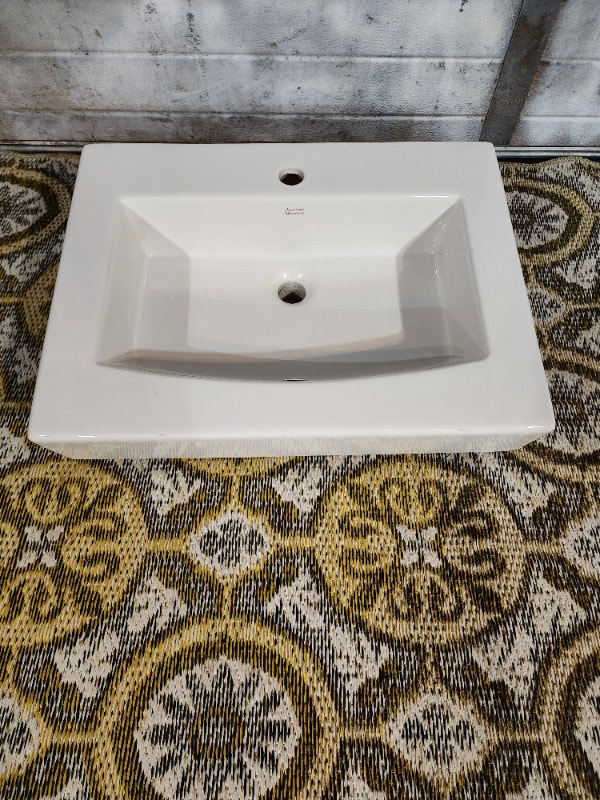 White American Standard Sink - 24'' x 18'' x 5'' - photo 2