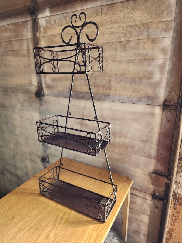 Black Wire Hanging Metal Decor Planter Shelf Hanger