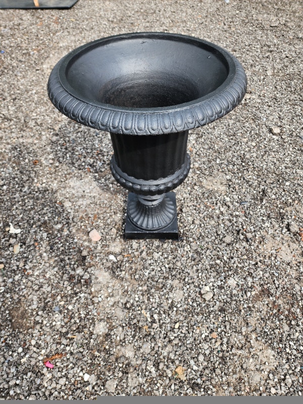 Painted Garden Urn Black Cast Iron 18 x 24 tall - photo 4