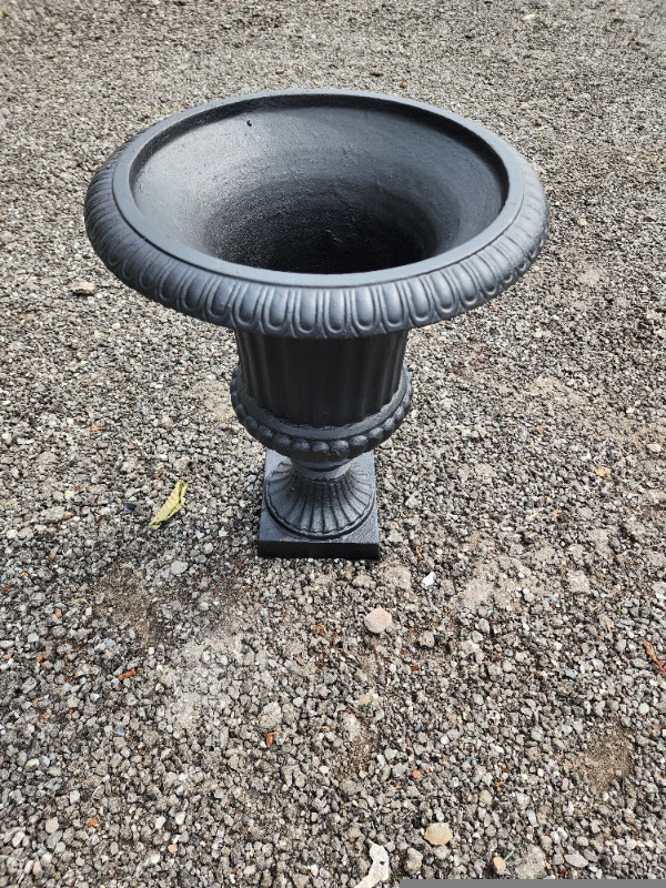 Painted Garden Urn Black Cast Iron 18 x 24 tall - photo 5