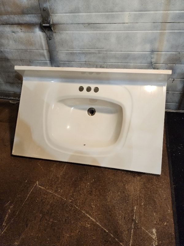 White Composite Solid Sink 37'' x 22''