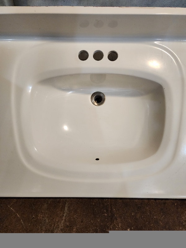 White Composite Solid Sink 37'' x 22'' - photo 4