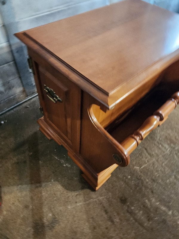 Wood Top Metal Legged Side Table - photo 3