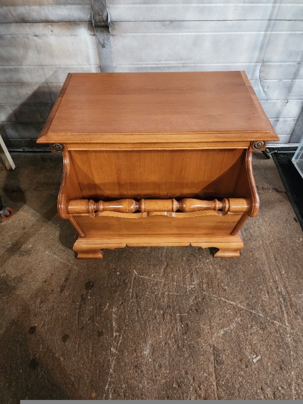 Wood Top Metal Legged Side Table - photo 4
