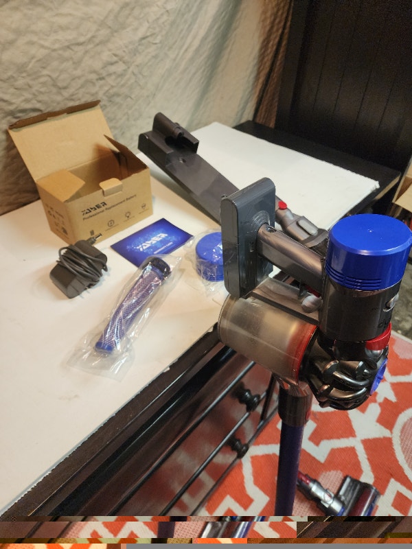 Dyson V8 Cordless Vacuum Cleaner w/ Upgraded Battery & Filter - photo 4