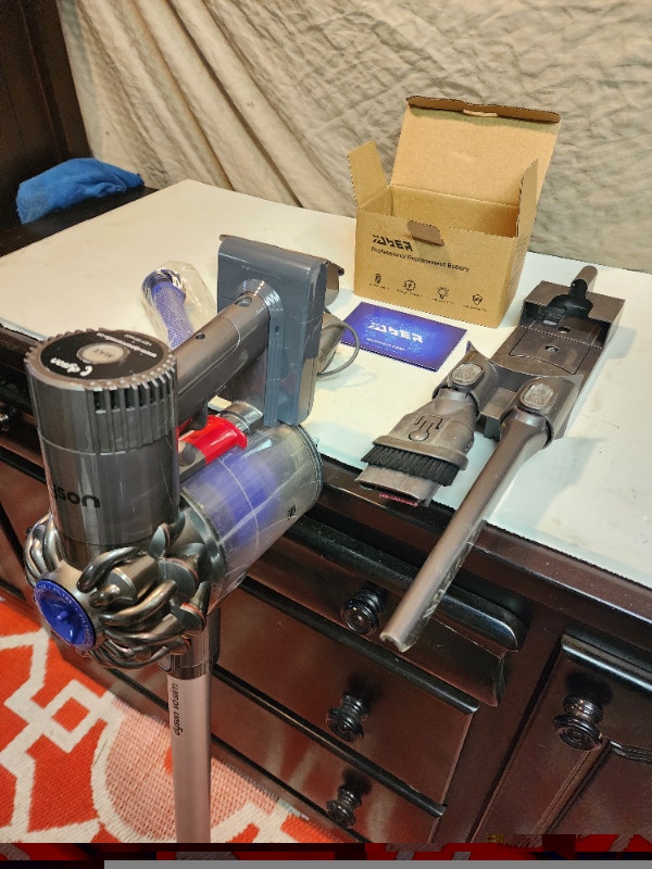Dyson v6 SLIM Cordless Vacuum - NEW Battery - photo 5