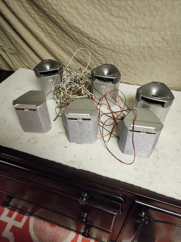 6 JVC Speakers - Omni-directional, 2-Way Pod Mount