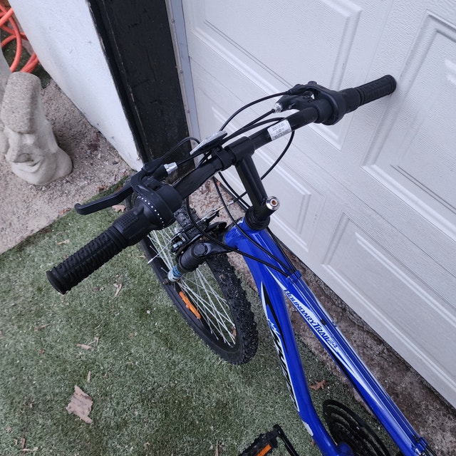 24'' Wheel Hyper Blue Bicycle Boundry Trail Mountain Bike - photo 4