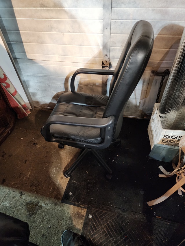 Black Leather Office Chair with Rolling Armrests - photo 4