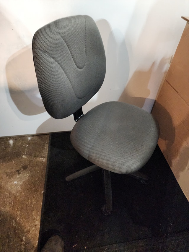 Gray Office Chair - No Arm Rests - Rolling - photo 2