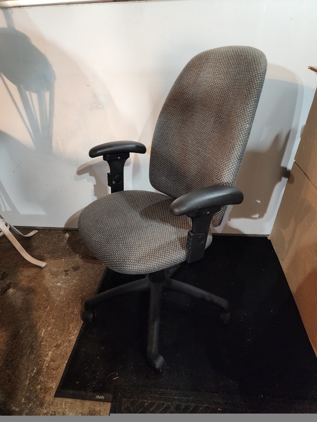 Gray Office Chair - Adjustable, Reclining, Rocking, Rolling - photo 2