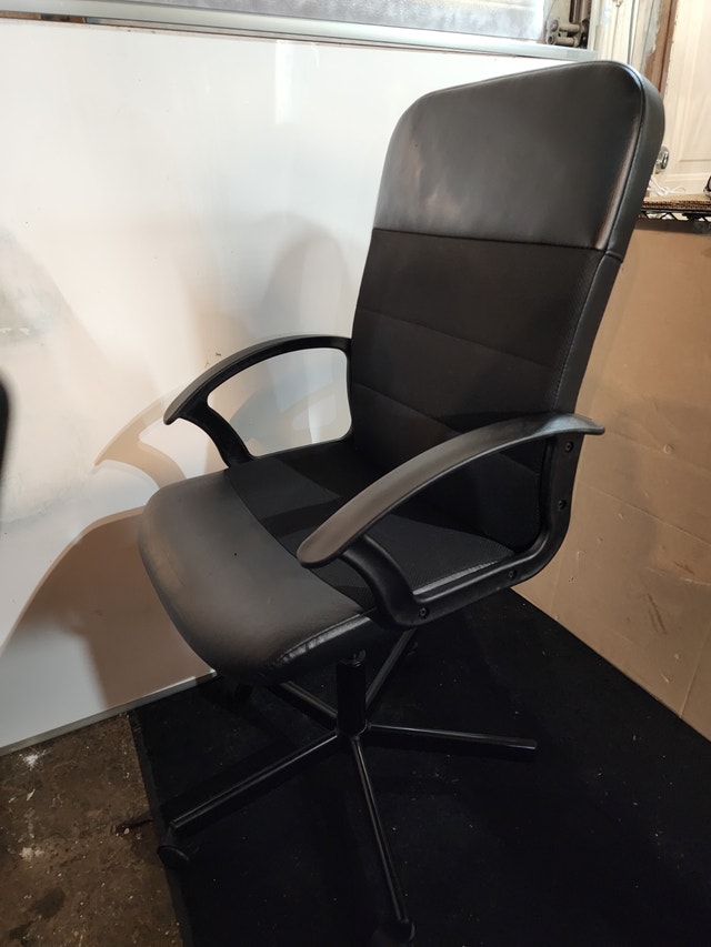 Black Office Chair - 2 Tone Rolling, Arm Rest - photo 5