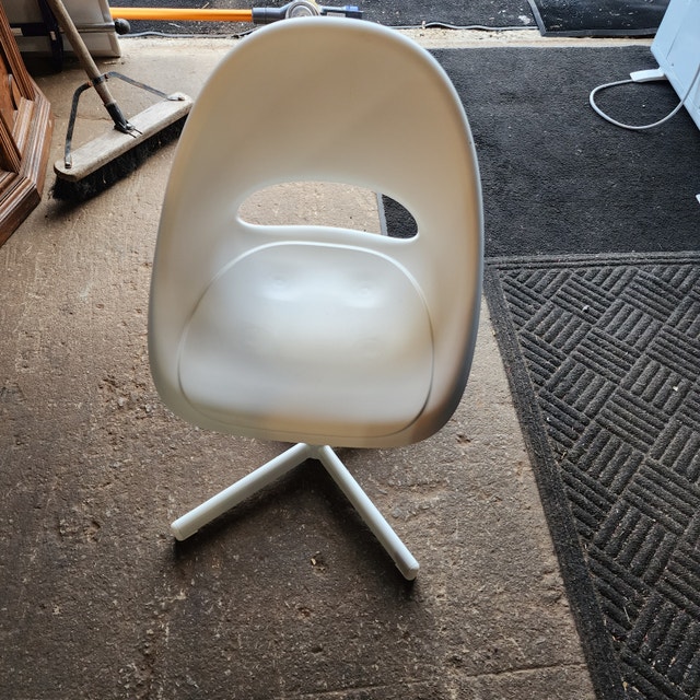 White Bucket Seat Chair - Adjustable Height