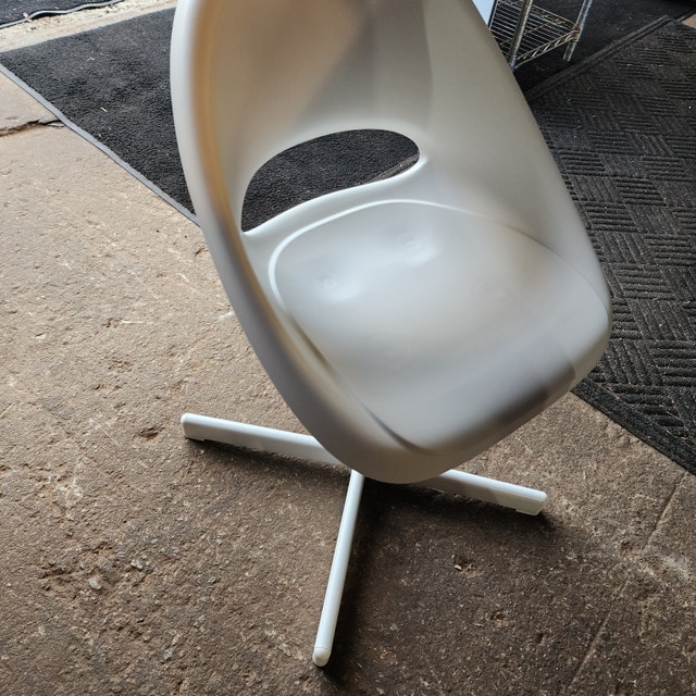 White Bucket Seat Chair - Adjustable Height - photo 2