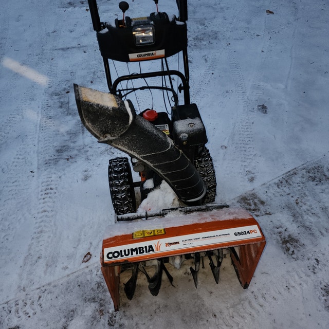Columbia 24'' Gas Snow Blower - Dual Stage