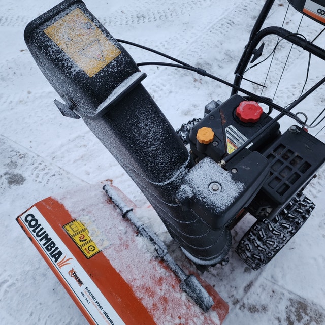 Columbia 24'' Gas Snow Blower - Dual Stage - photo 3