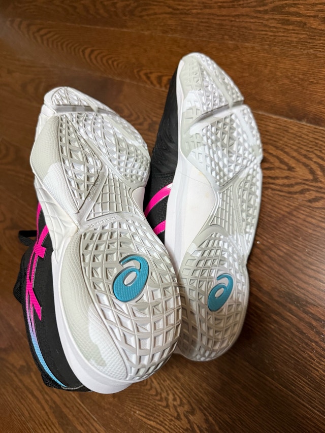 ASICS Basketball Shoes - Size 10 US / 44 EUR