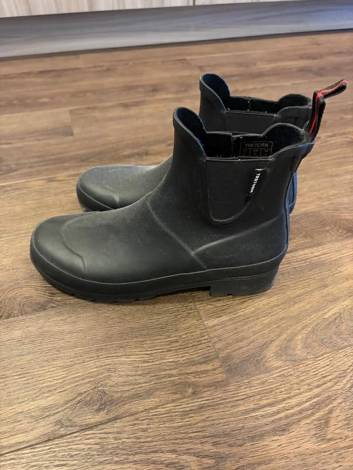 Women's Tretorn Rain Boots Size 8 - photo 2