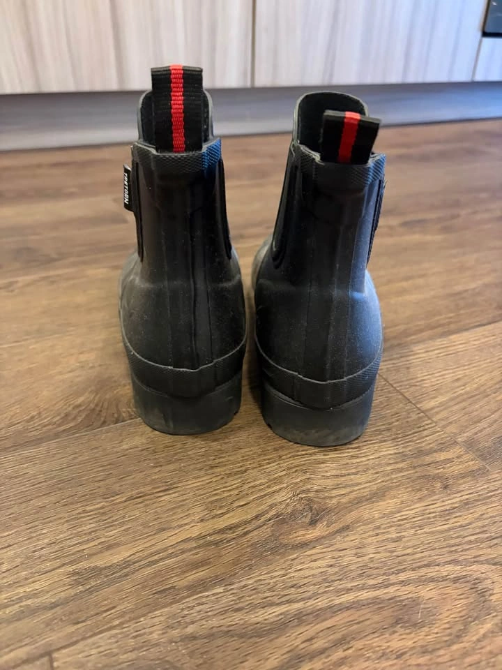 Women's Tretorn Rain Boots Size 8 - photo 3