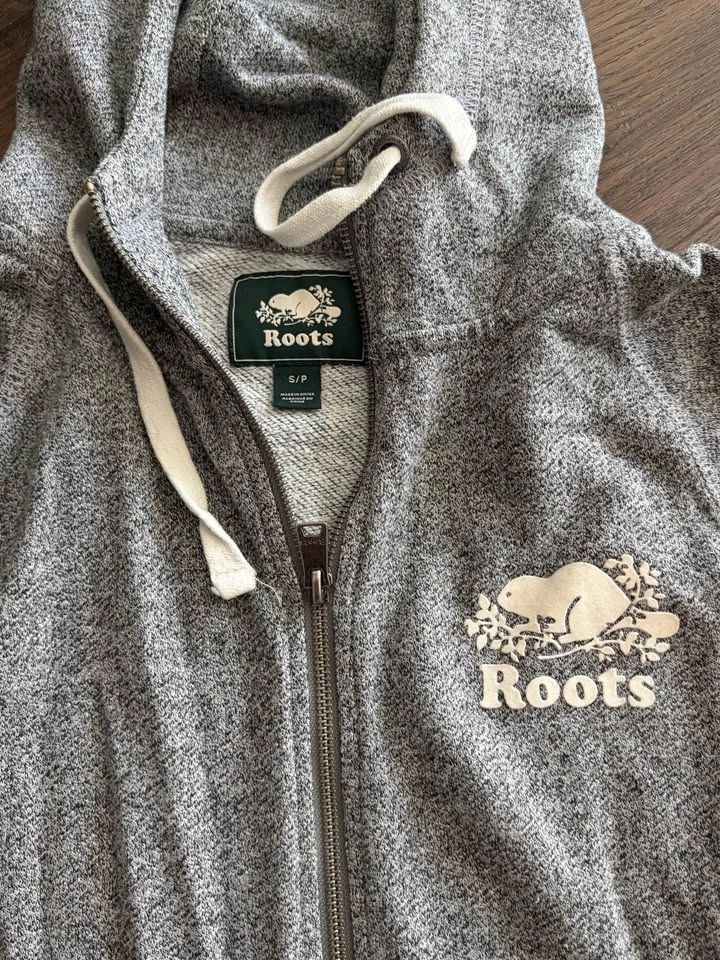 Assorted Roots Sweaters - photo 3
