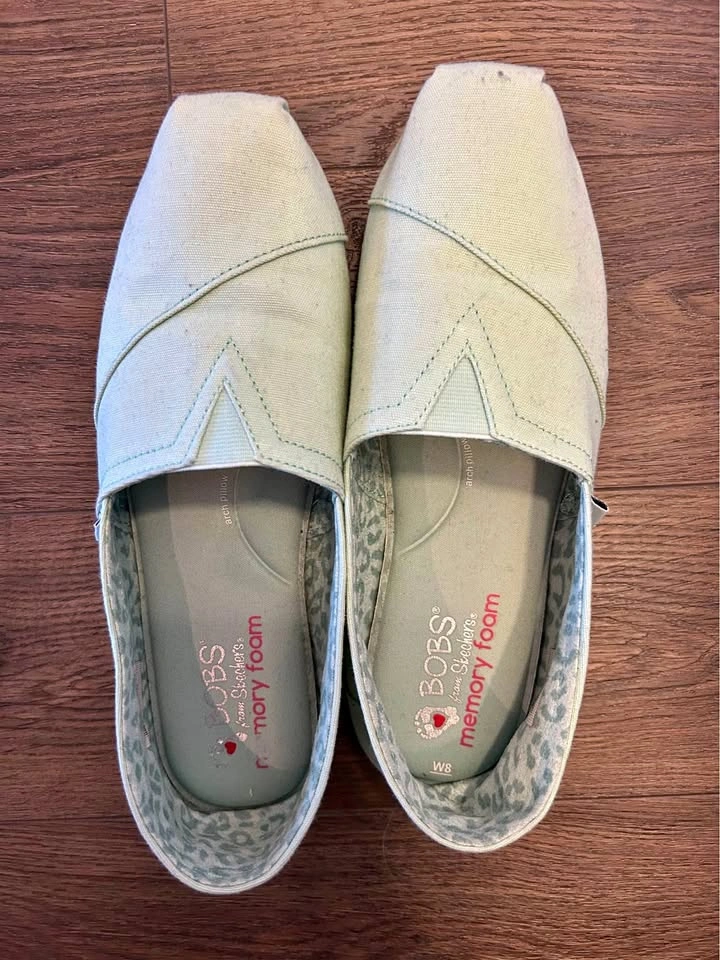 Women's Bobs by Skechers mint green size 8