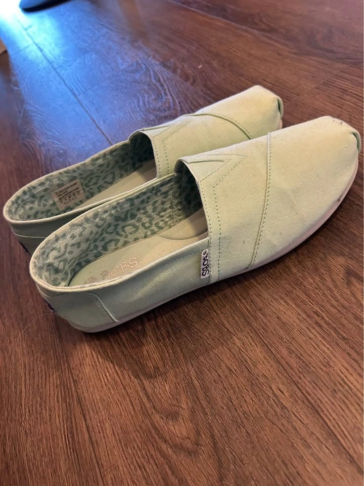 Women's Bobs by Skechers mint green size 8 - photo 2