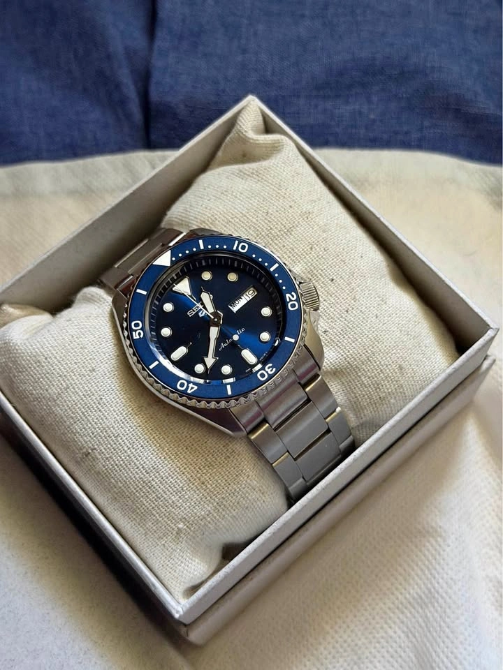 Seiko Sports 5 Watch 42mm Blue