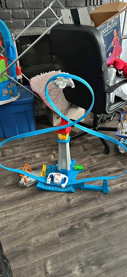 Fisher Price R/C Flying Airplane & Airport