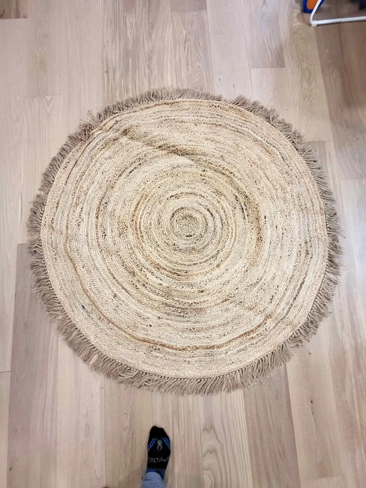 Round Rug with Fringe 67inch possibly jute