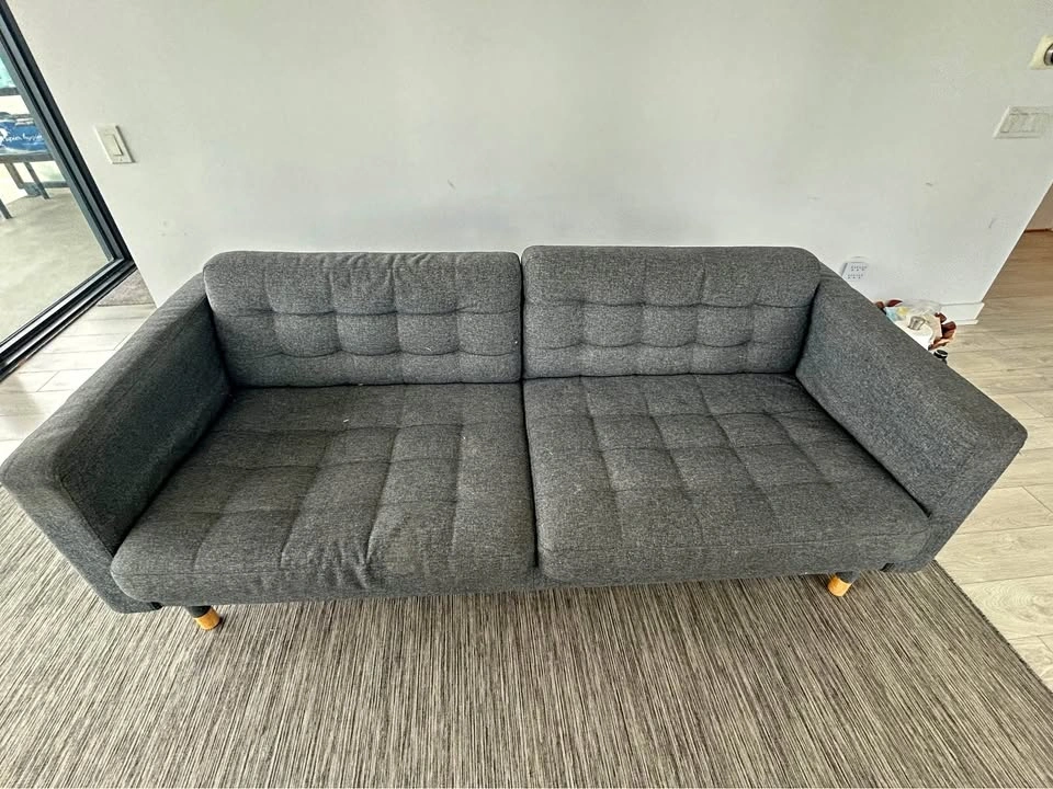 Sofa Dark grey comes with pillows