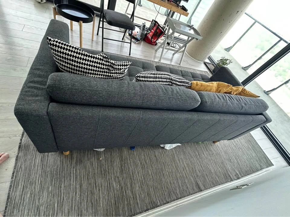 Sofa Dark grey comes with pillows - photo 5