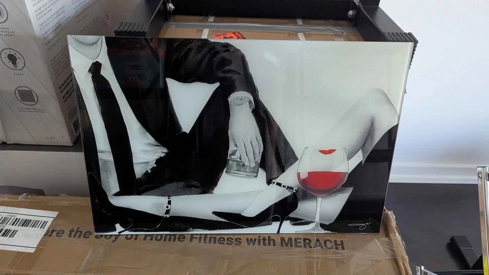 Sexy painted glass art - photo 2