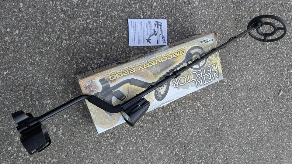 Bounty Hunter Discovery 2200 Metal Detector - photo 2