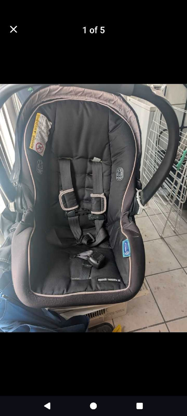 Graco infant carrier and base - photo 2