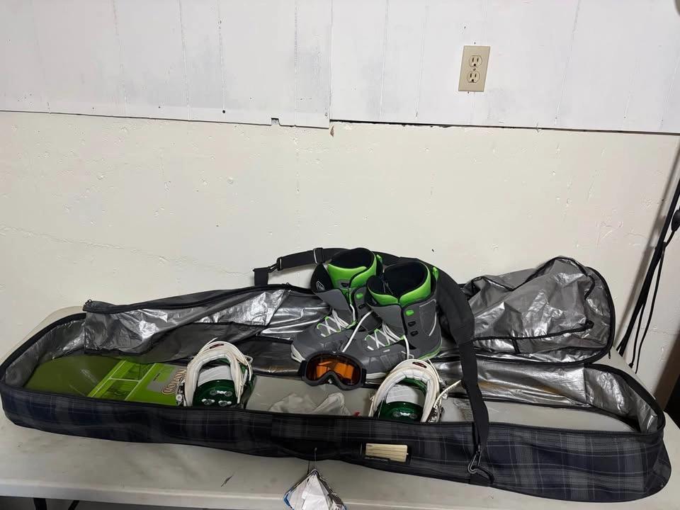 Snowboard, Boots, Goggles, and Bag - photo 5