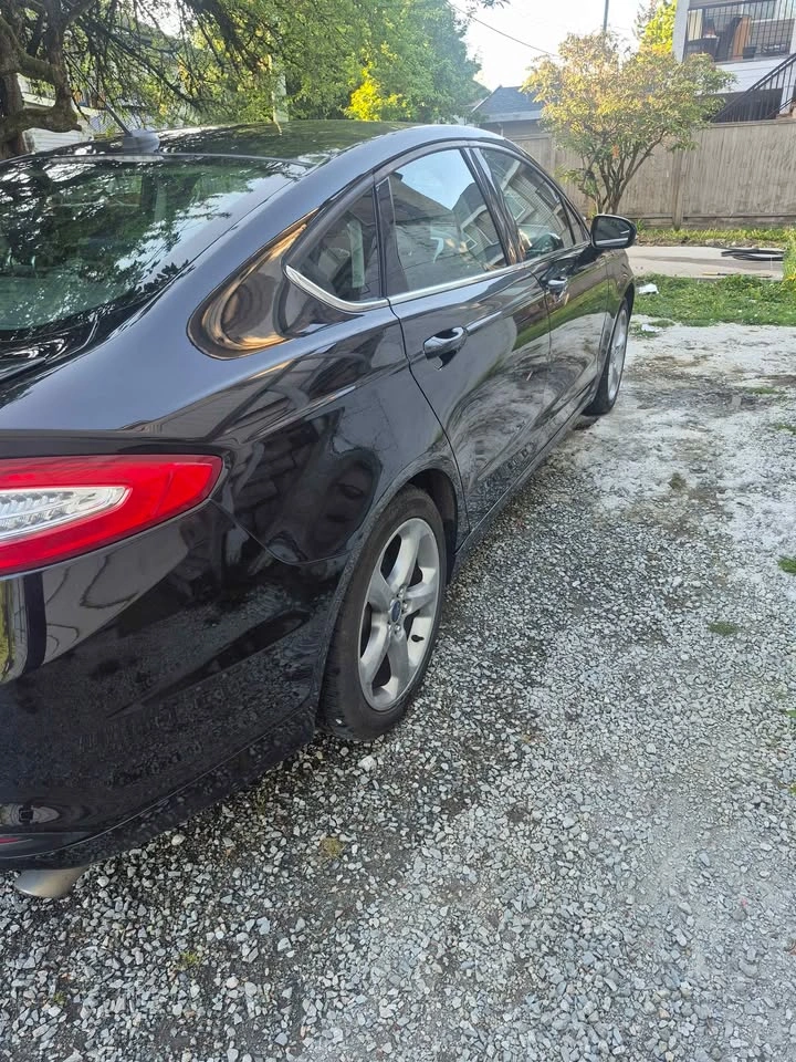 Black Ford Fusion SE with Sunroof - photo 4