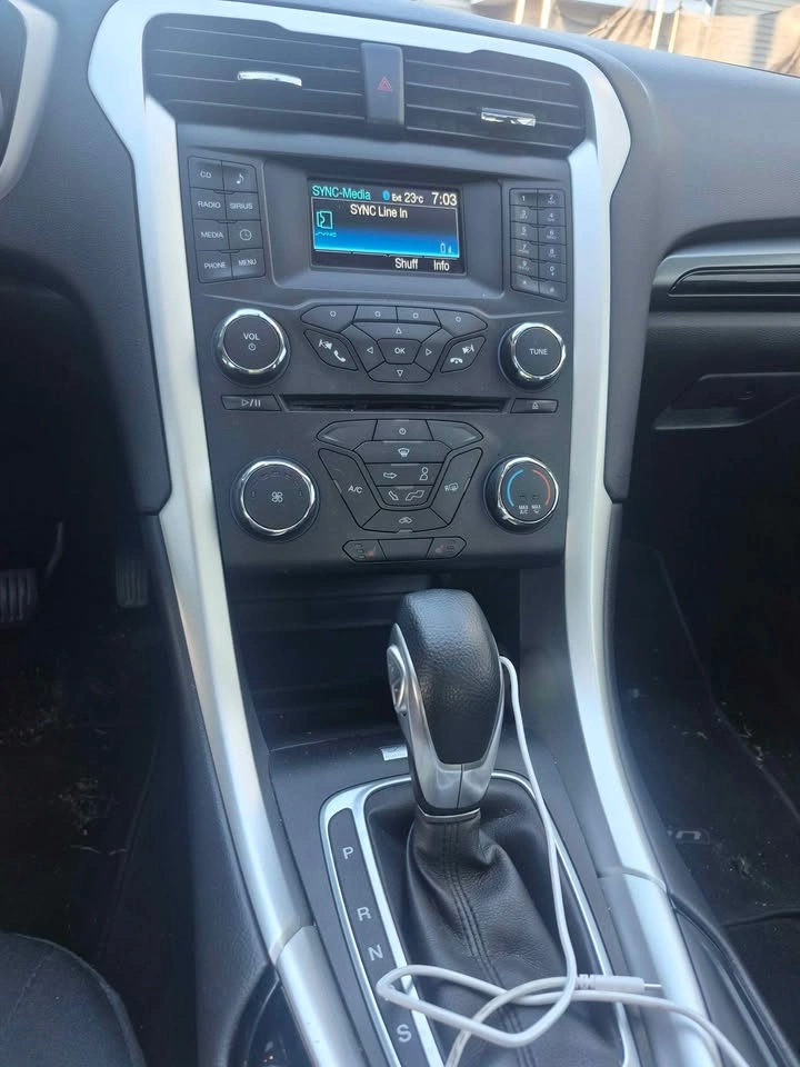 Black Ford Fusion SE with Sunroof - photo 5