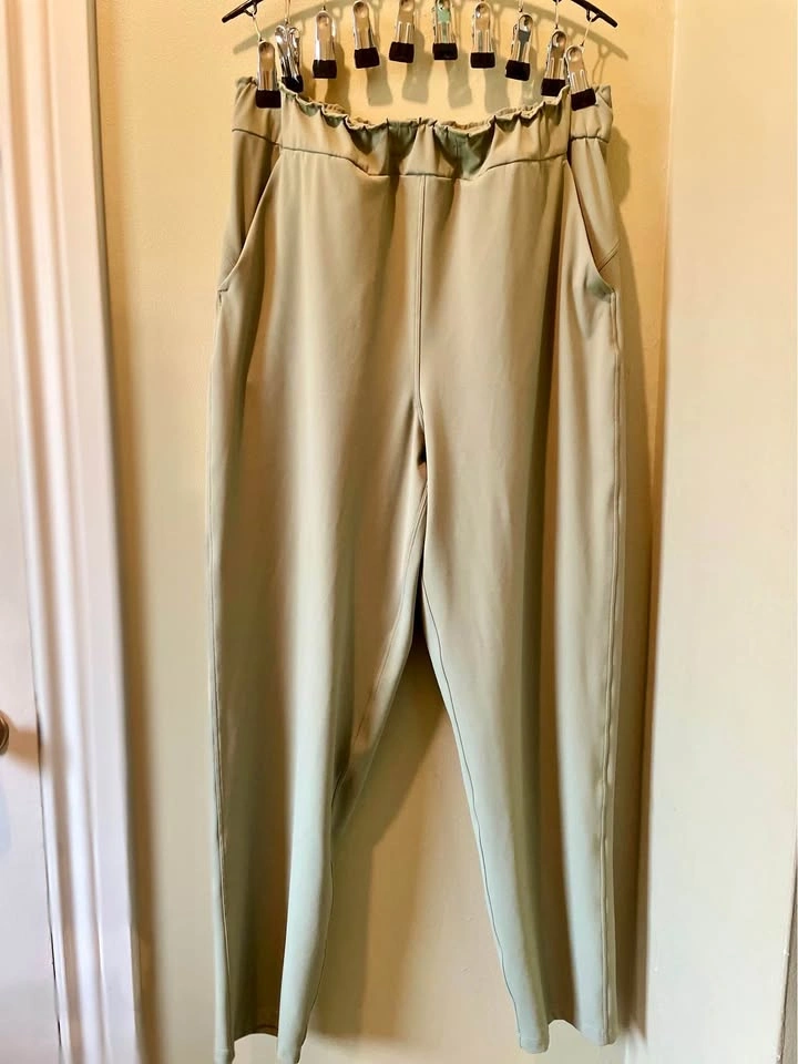 Lululemon Stretch High-Rise Jogger Sage Green Size 8