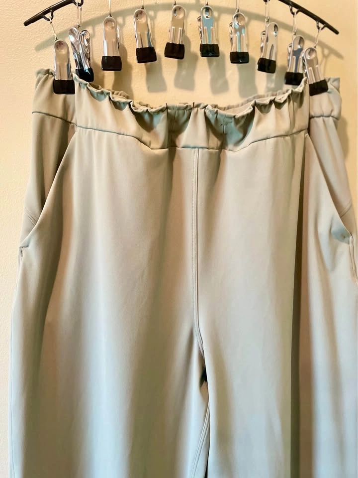 Lululemon Stretch High-Rise Jogger Sage Green Size 8 - photo 2