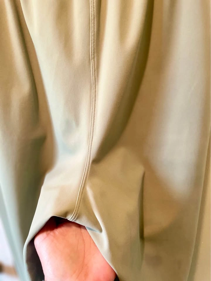 Lululemon Stretch High-Rise Jogger Sage Green Size 8 - photo 4