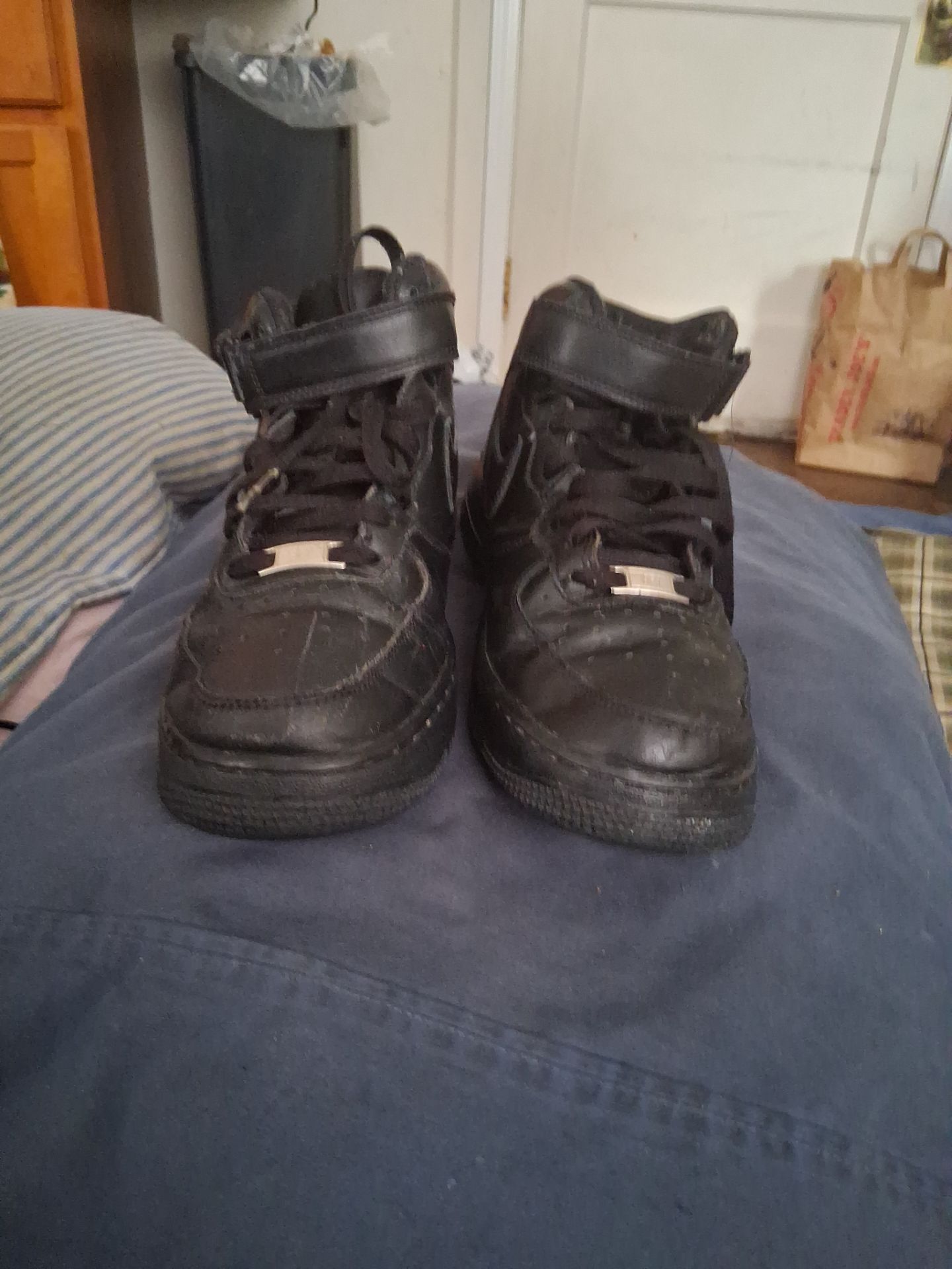 Nike Air Force 1s Size 8.5 Men's - photo 2