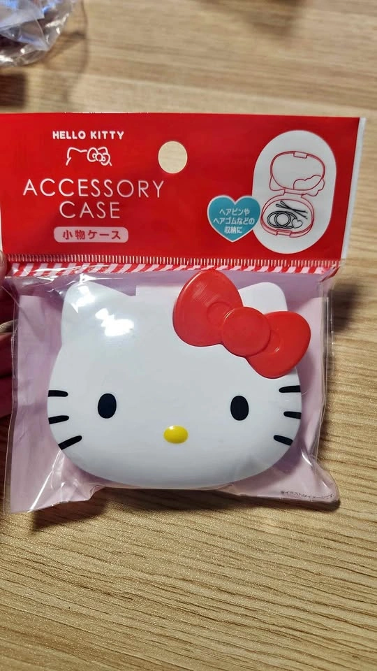 Hello Kitty Accessory Case