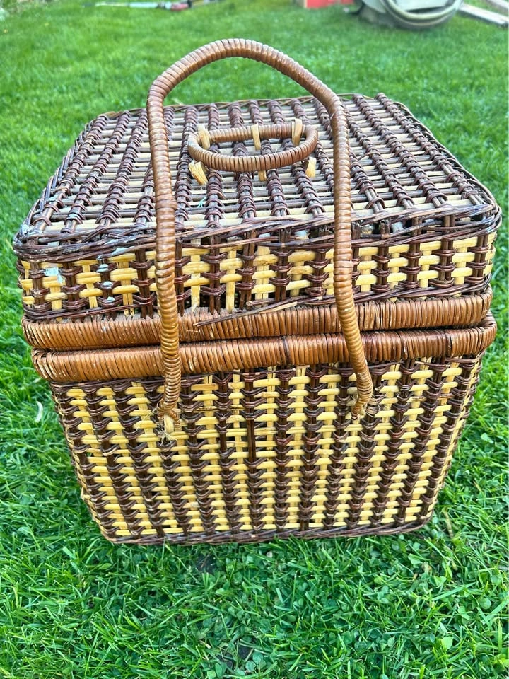 Wicker Picnic Basket - Classic Design - photo 3