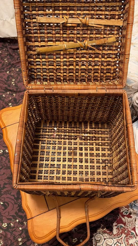 Wicker Picnic Basket - Classic Design - photo 4
