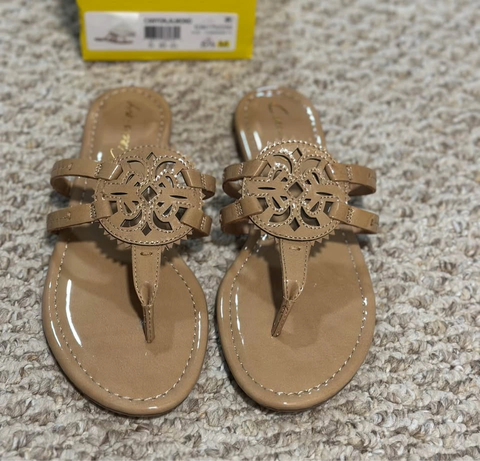 Circus by Sam Edelman Tan Patent Medallion Thong Sandals - photo 3